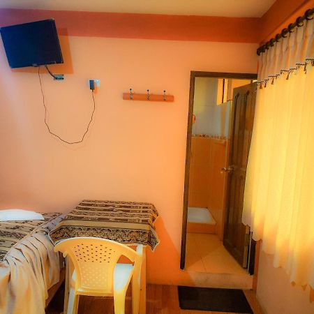Hostal Luz Yhobimar Copacabana  Extérieur photo
