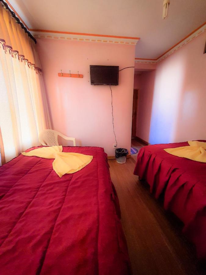 Hostal Luz Yhobimar Copacabana  Extérieur photo