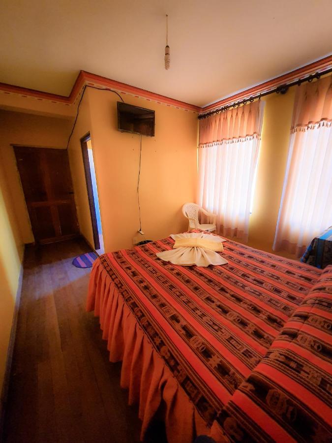 Hostal Luz Yhobimar Copacabana  Extérieur photo