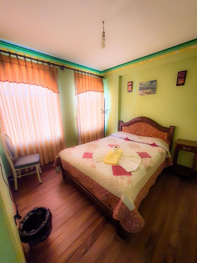 Hostal Luz Yhobimar Copacabana  Extérieur photo