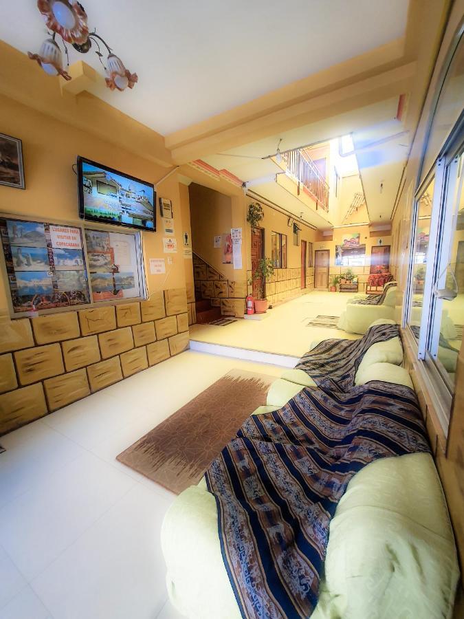 Hostal Luz Yhobimar Copacabana  Extérieur photo