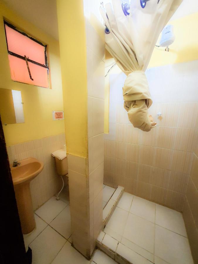 Hostal Luz Yhobimar Copacabana  Extérieur photo
