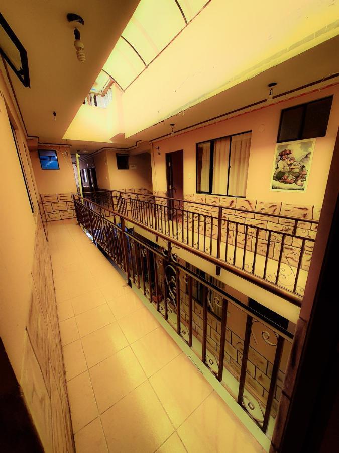 Hostal Luz Yhobimar Copacabana  Extérieur photo