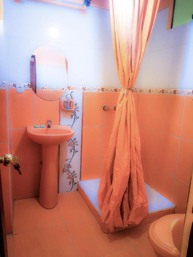 Hostal Luz Yhobimar Copacabana  Extérieur photo