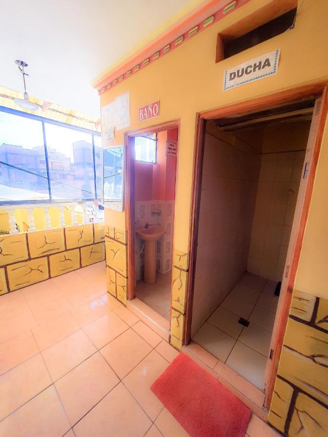 Hostal Luz Yhobimar Copacabana  Extérieur photo