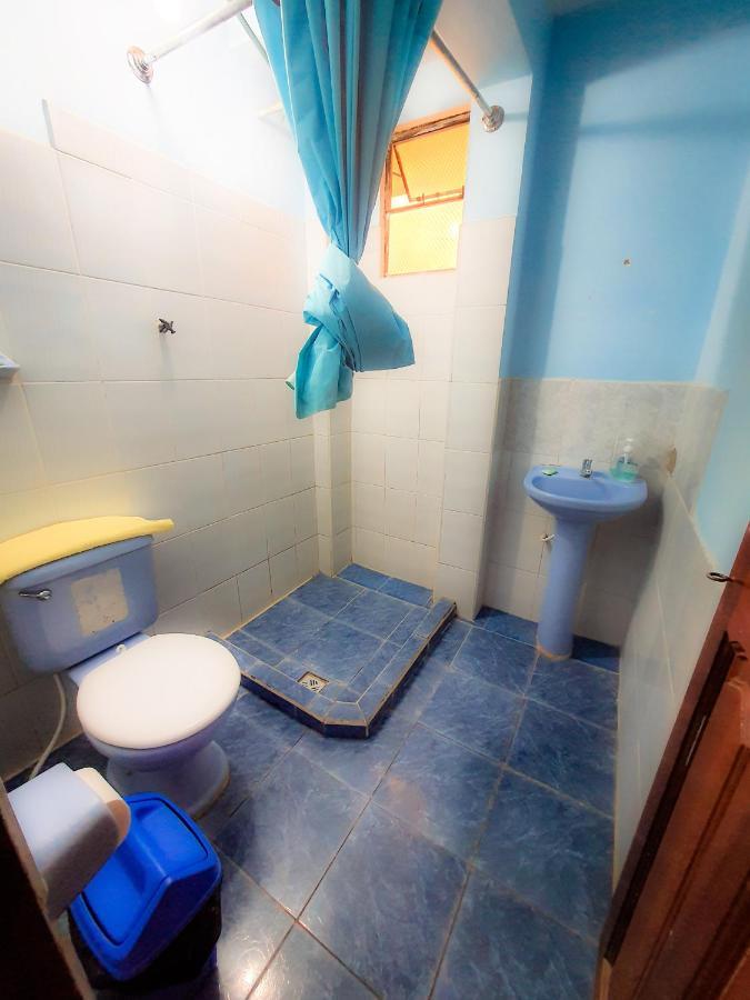 Hostal Luz Yhobimar Copacabana  Extérieur photo