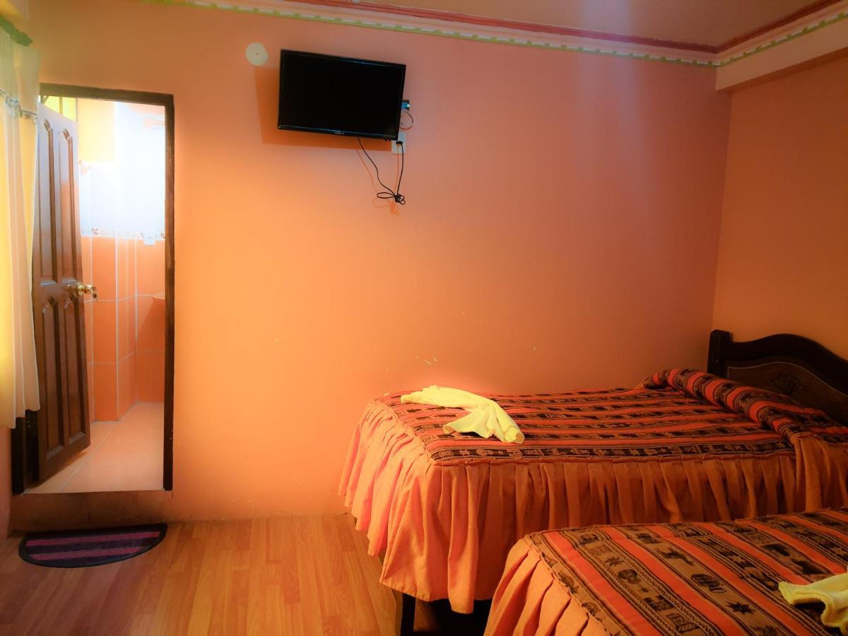 Hostal Luz Yhobimar Copacabana  Extérieur photo