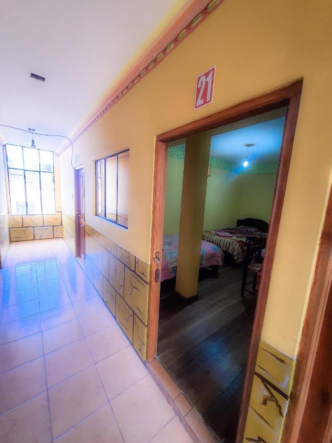 Hostal Luz Yhobimar Copacabana  Extérieur photo